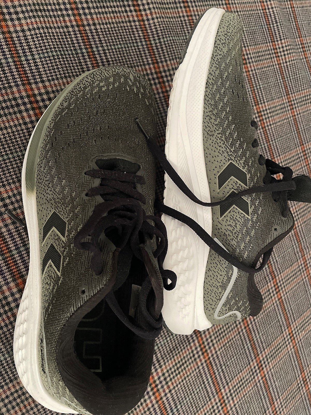 Hummel olive lightweight running trainers, photo 3