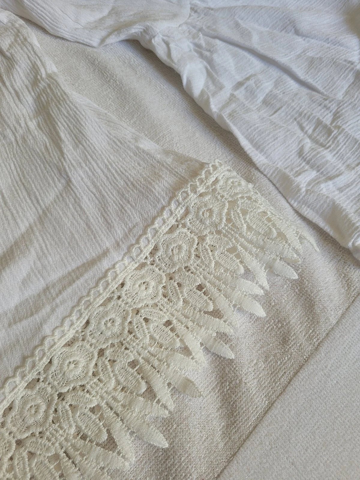White flowy top with bell sleeves  - photo 3