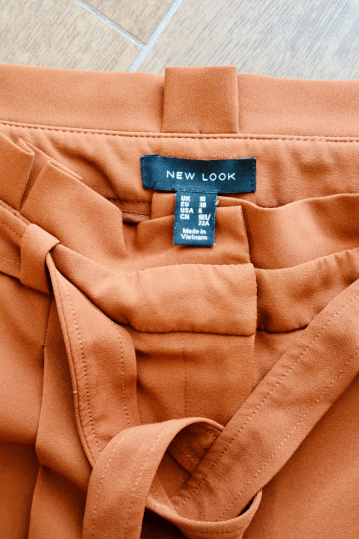 Pantalones color óxido de talle alto, foto 2