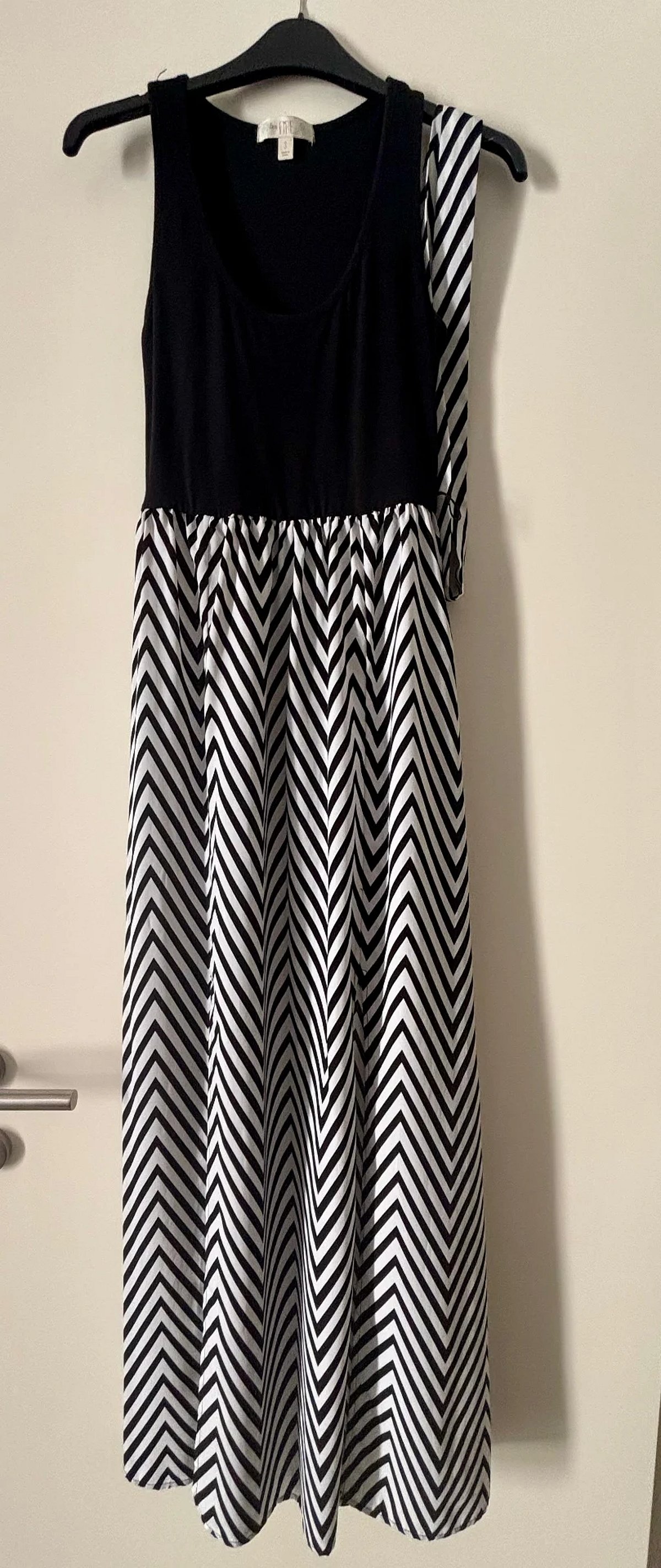 Monochrome Chevron Sleeveless Maxi Dress, photo 3