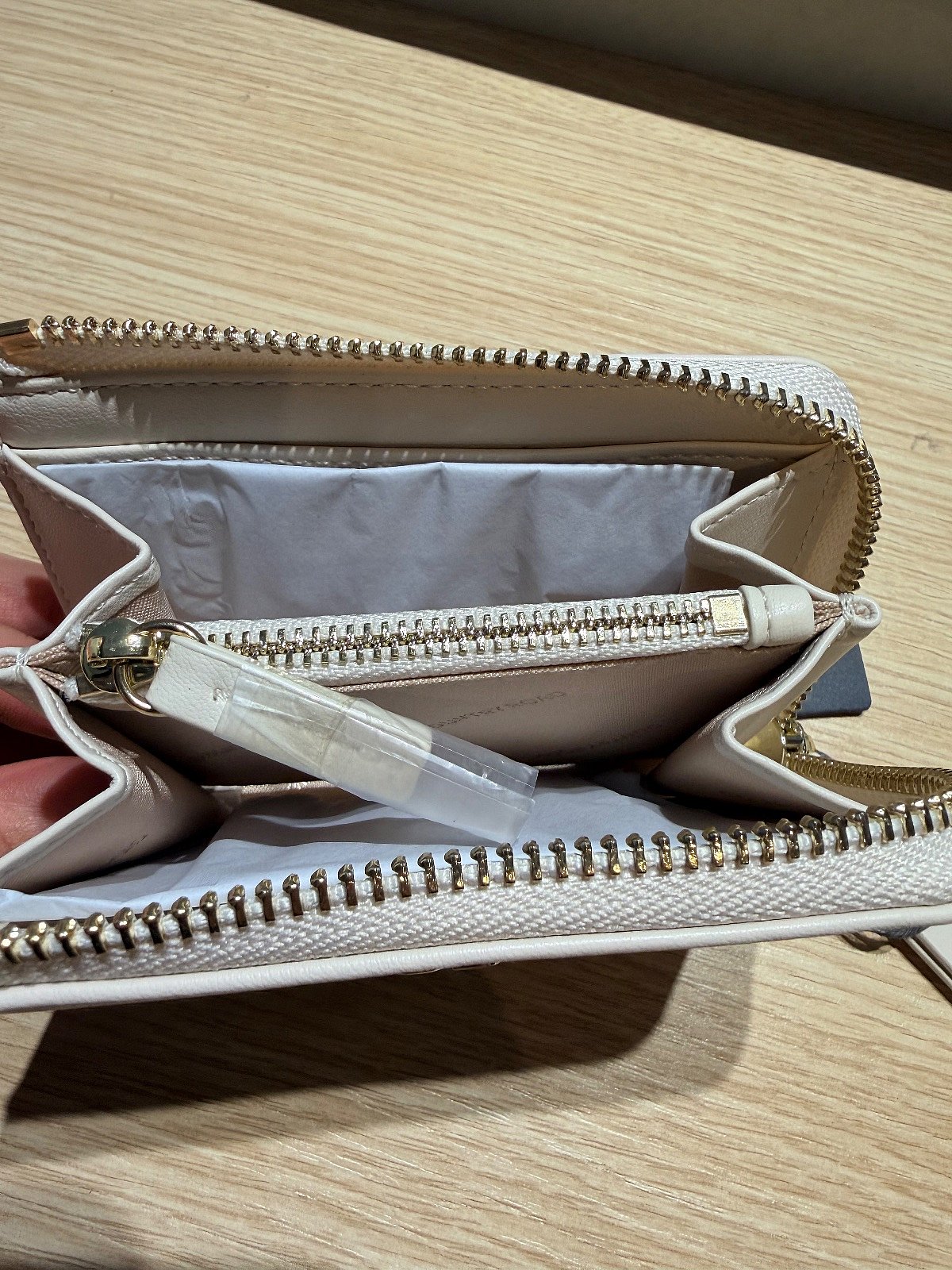 Country Road cream wallet , photo 2