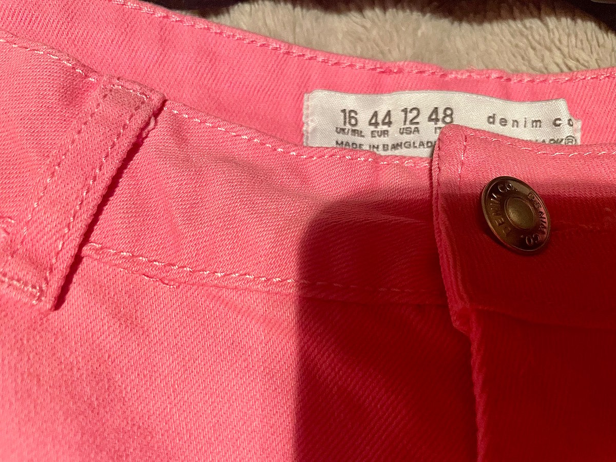 Bright pink denim shorts, photo 2
