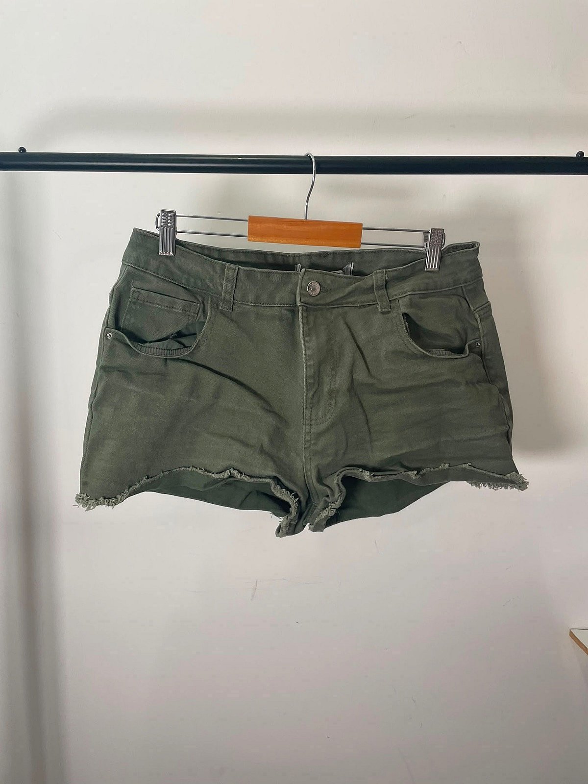 Frayed Hem Green Shorts, photo 4