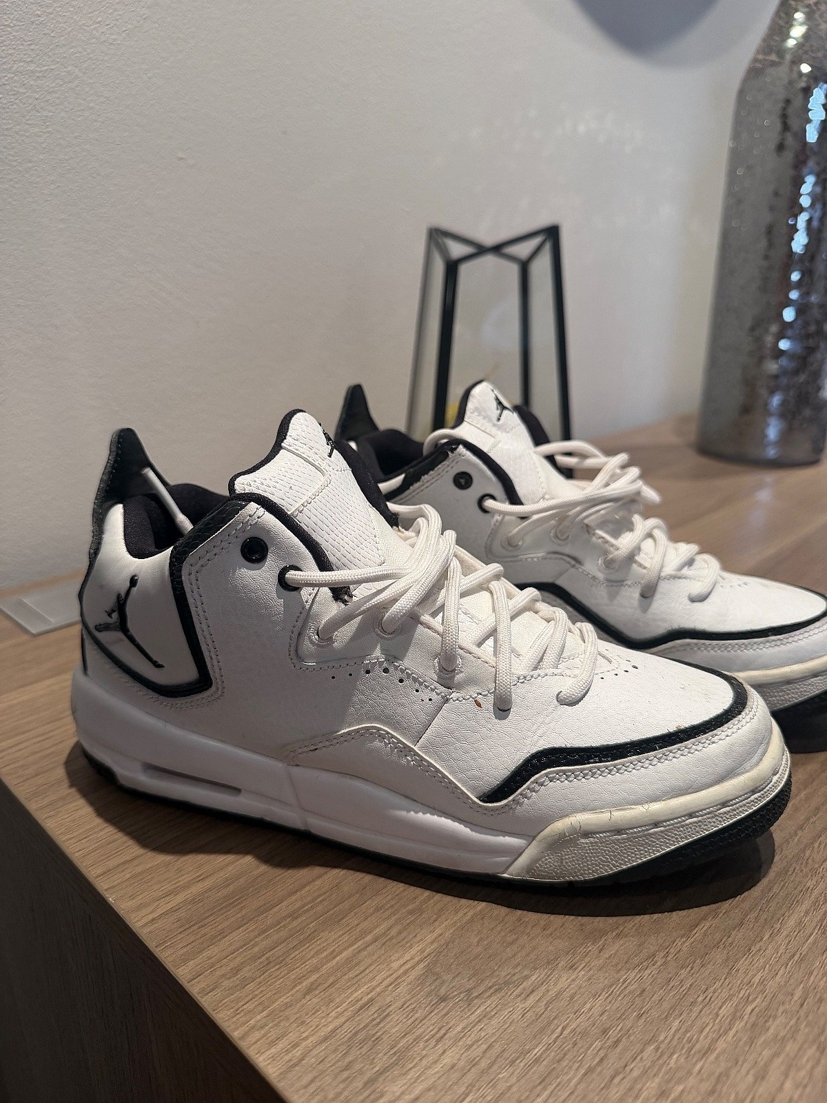 Sneakers Jordan bianche e nere 37,5 eu Like New  - photo 3