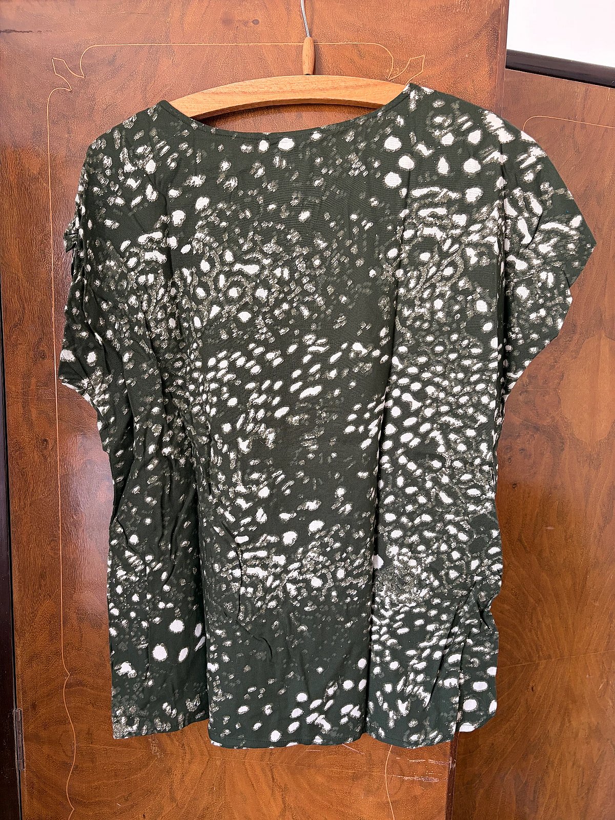 Green top - photo 2
