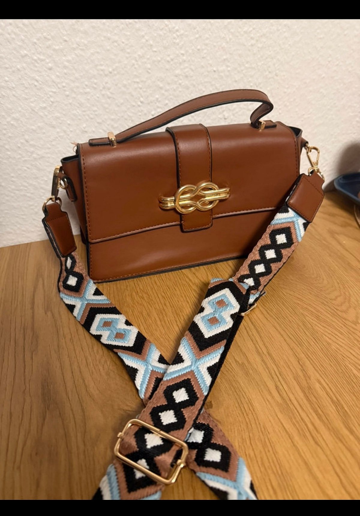 New Tan Handbag with Patterned Strap, photo 2