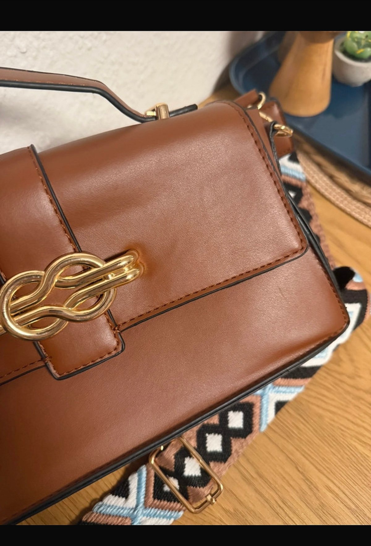 New Tan Handbag with Patterned Strap, photo 3