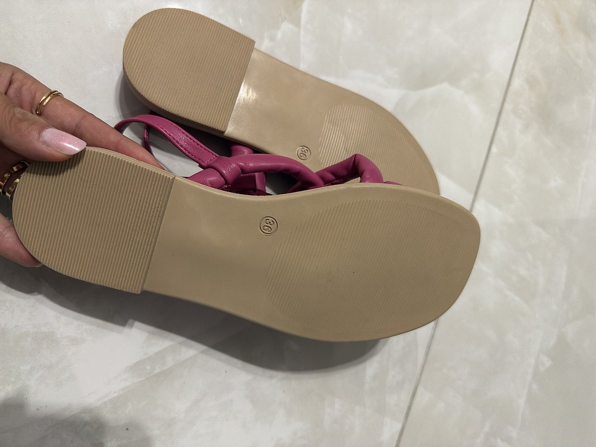 New Pink Padded Strap Sandals, photo 3