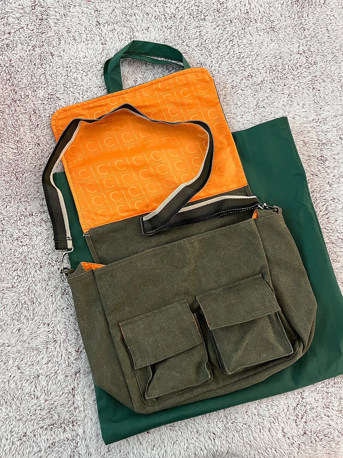 Set composto da borsa a tracolla e portafoglio Camomilla, foto 4