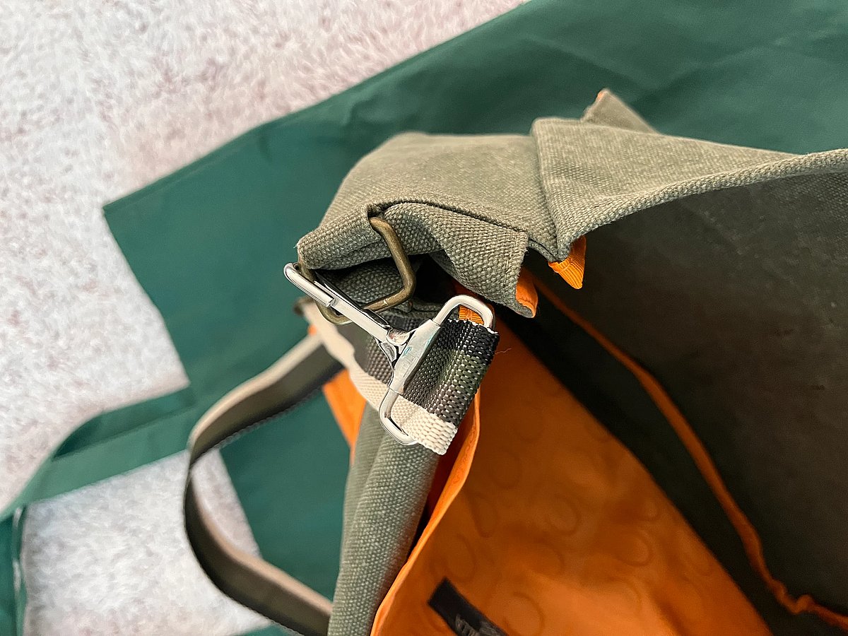 Set composto da borsa a tracolla e portafoglio Camomilla, foto 6