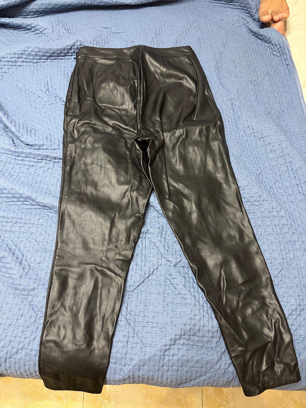Black faux leather trousers, photo 2