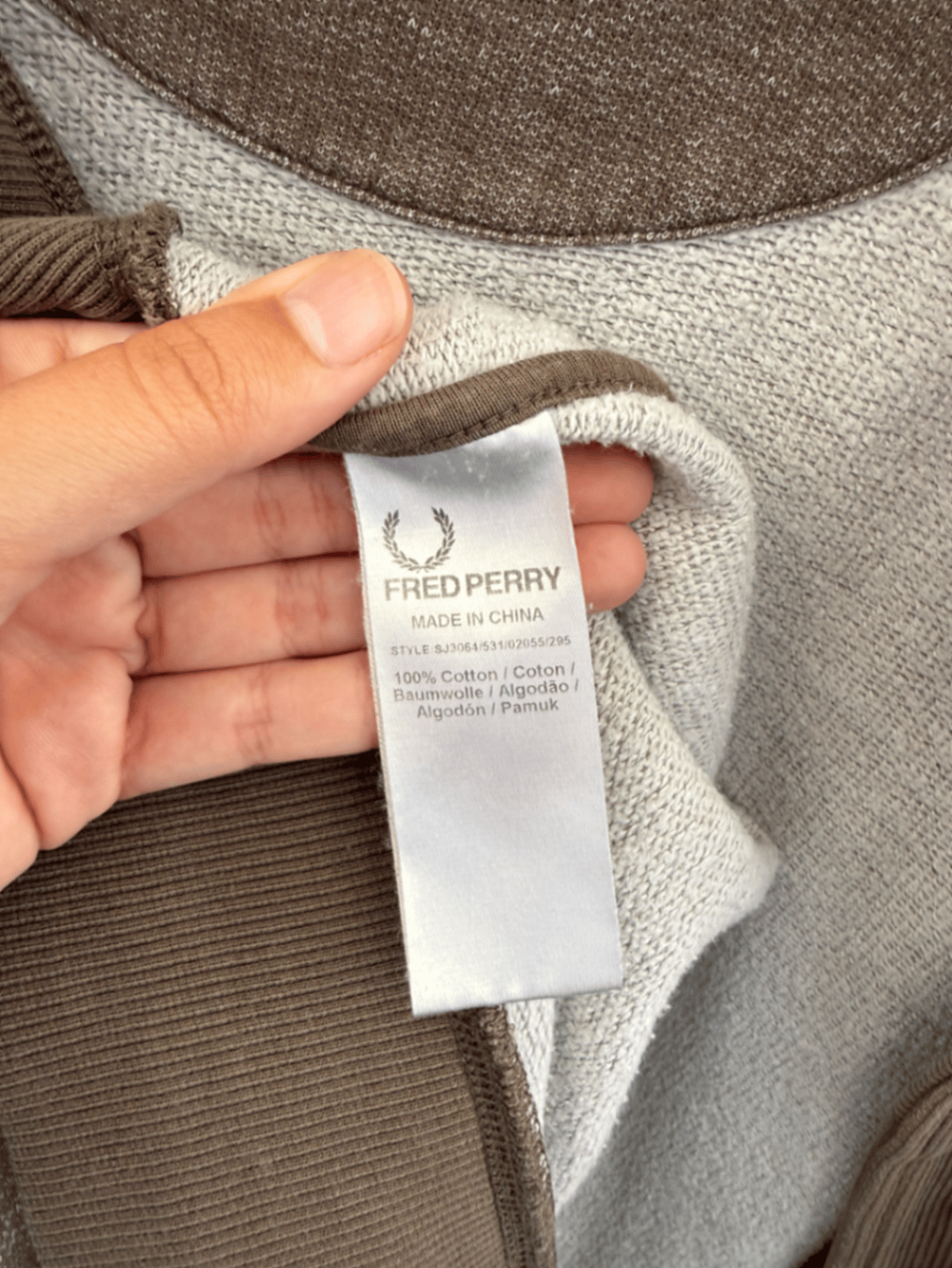 Cardigã Fred Perry com botões, fotografia 4