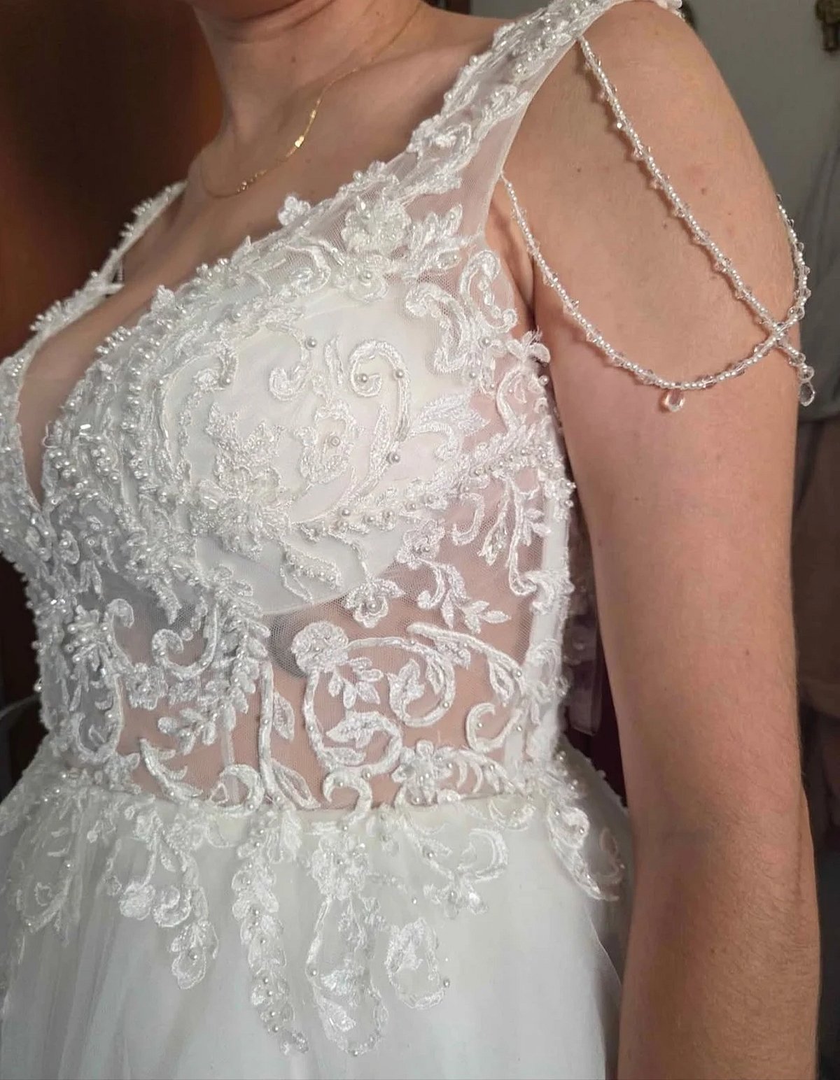 Elegant Lace Tulle Wedding Dress - photo 2