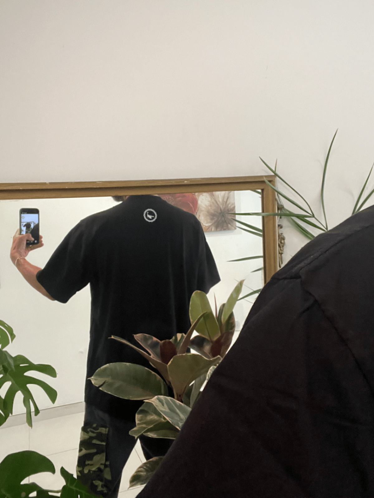 Black Statue Graphic T-Shirt, photo 4