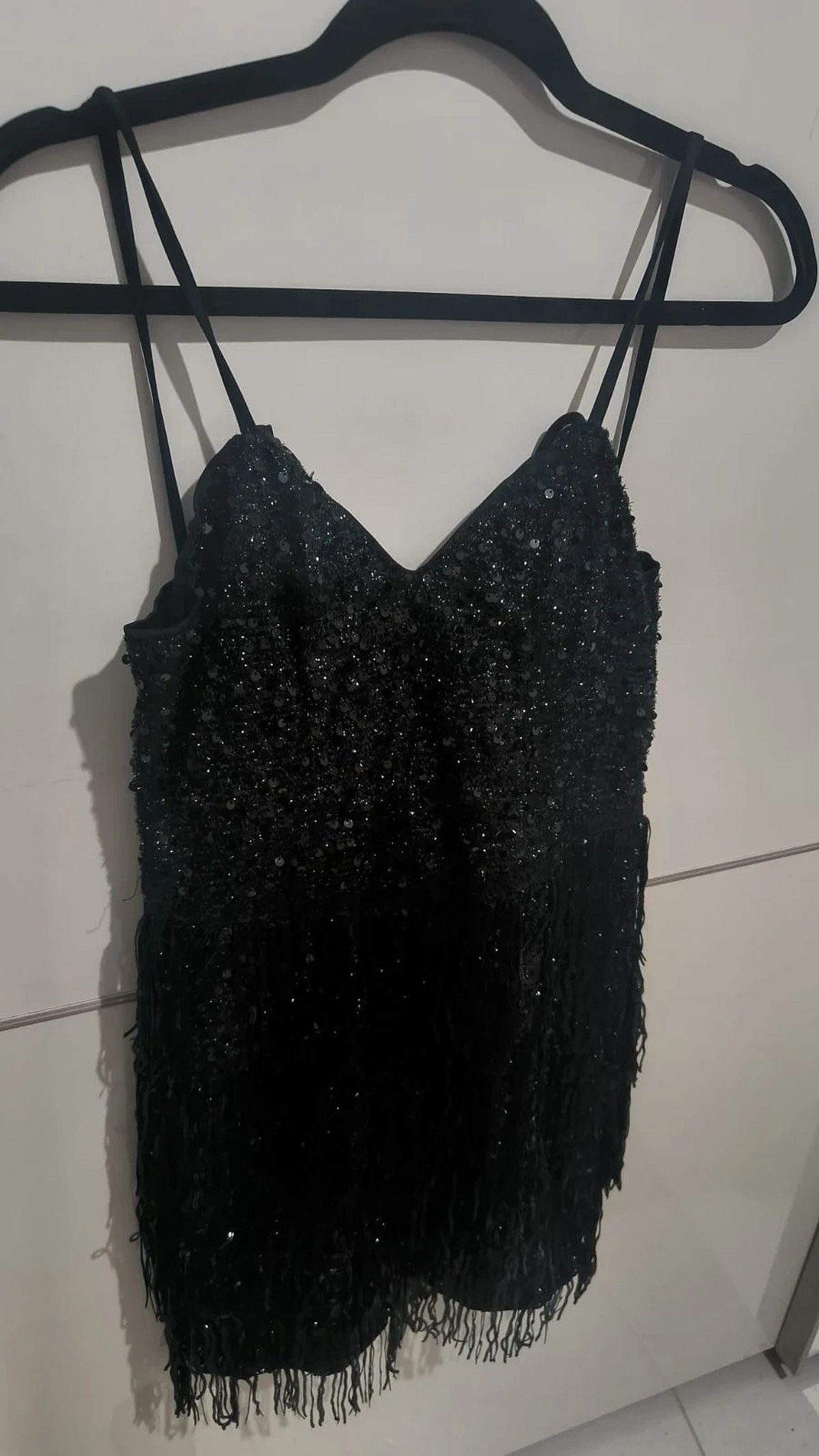 Abito nero con paillettes e frange, foto 3