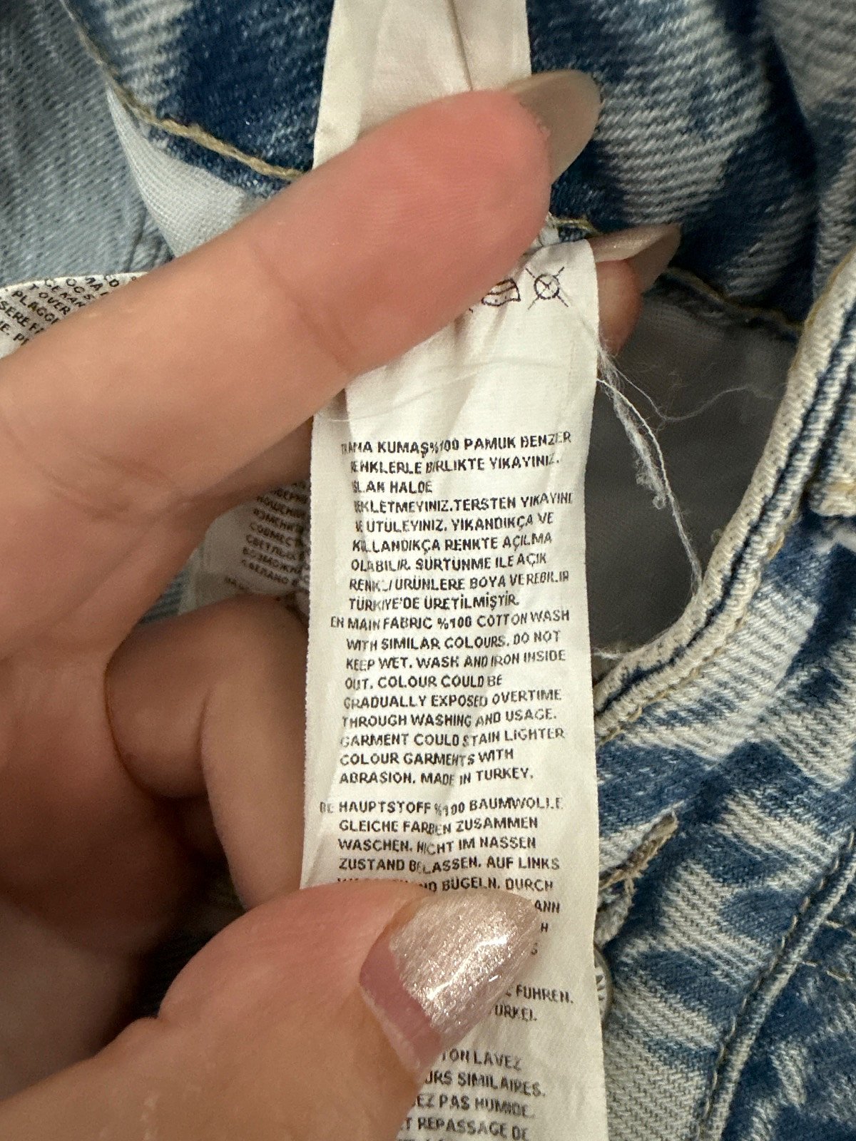 Jeans modello Mom alla moda, lavaggio chiaro, foto 4
