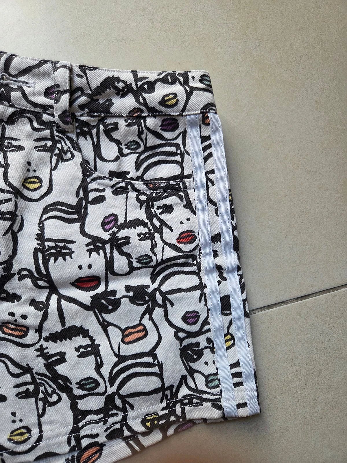 Adidas patterned graphic print shorts, photo 3