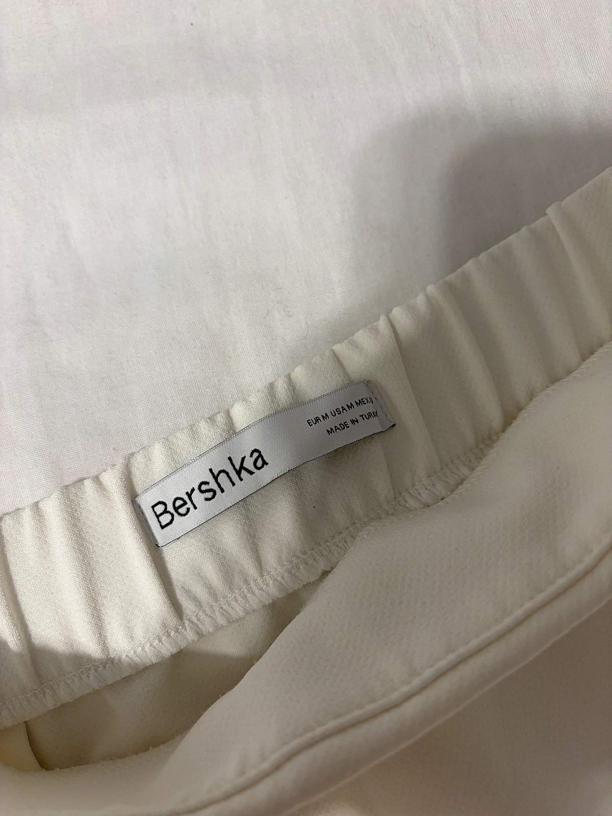 White skort with metal buckle, photo 3