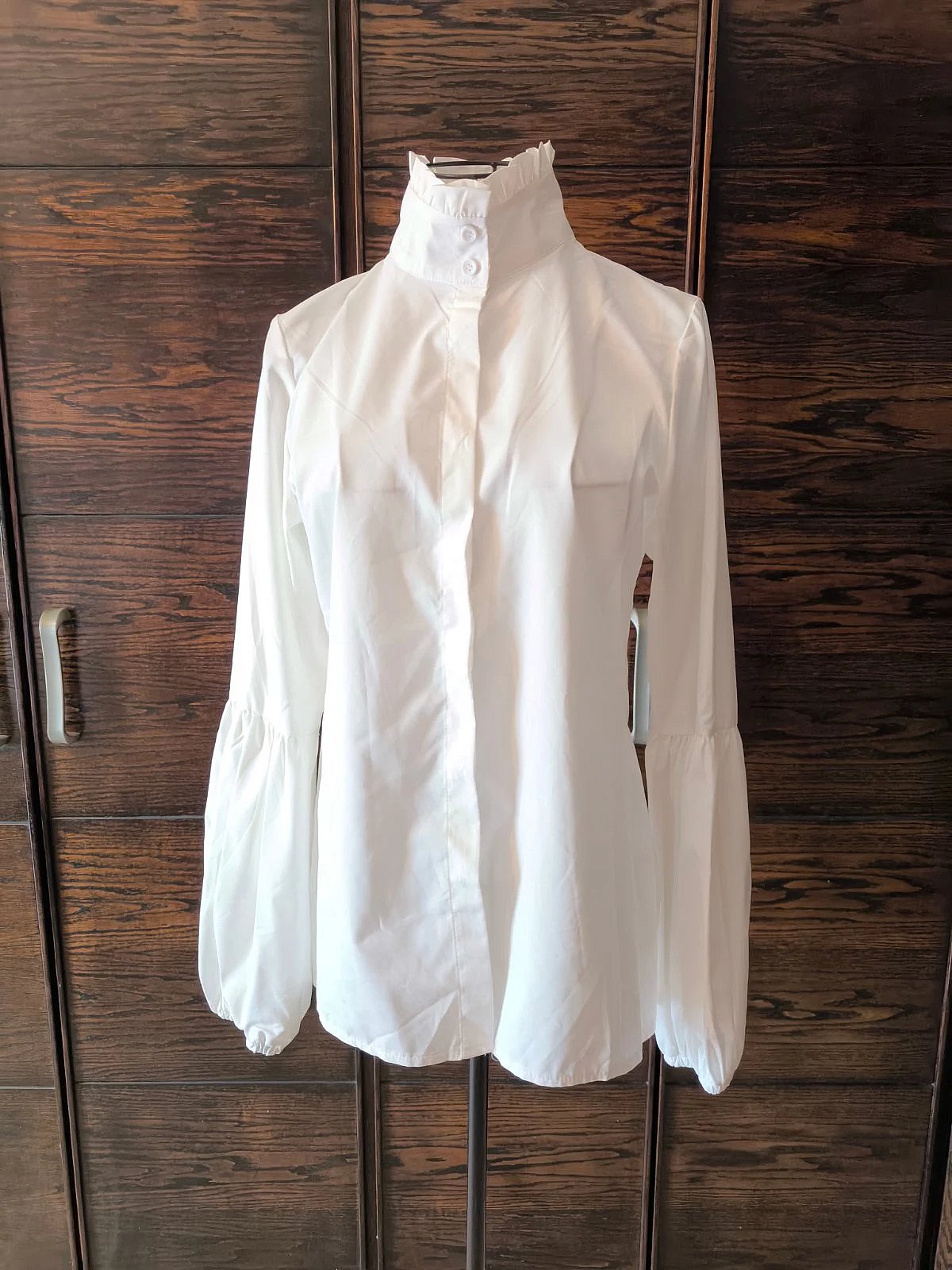 Blusa blanca con mangas abullonadas, foto 2
