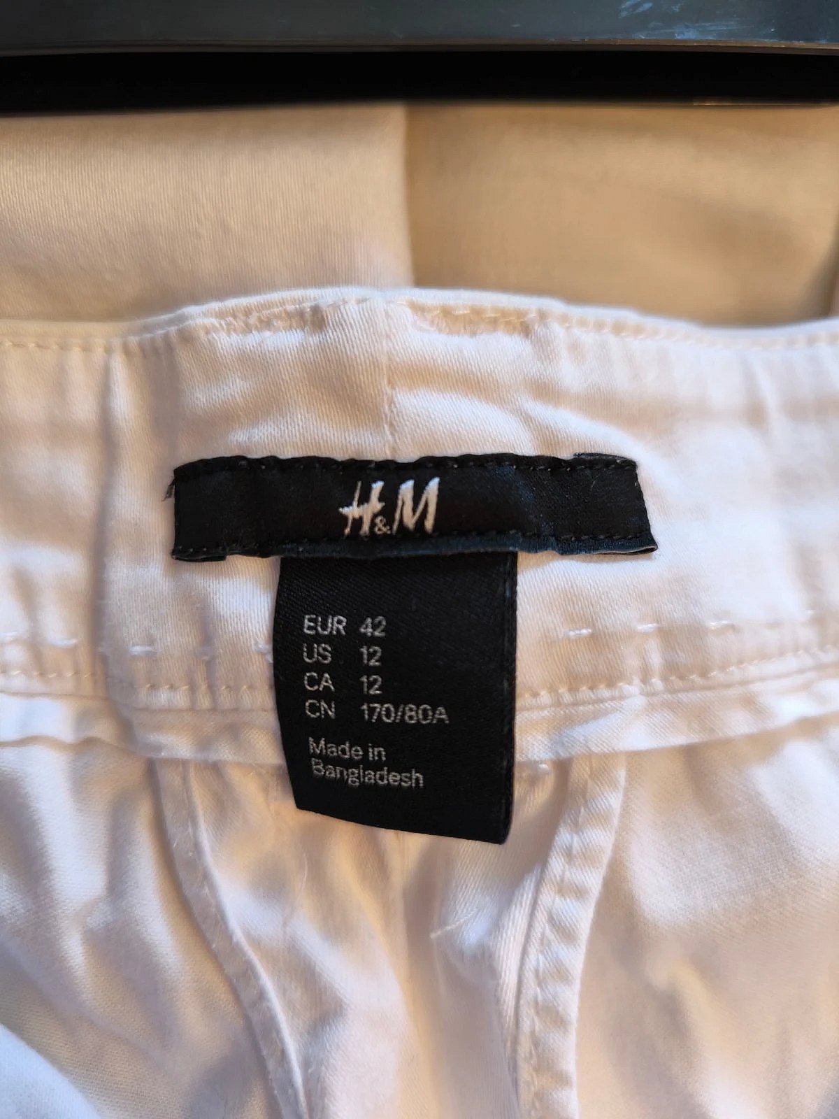 Pantalones blancos clásicos de H&M, foto 3