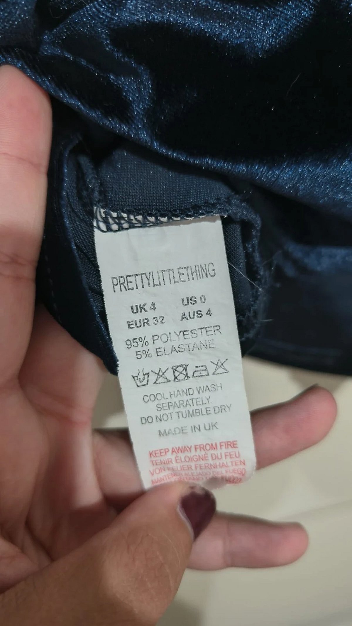 PrettyLittleThing velvet navy crop top, photo 4
