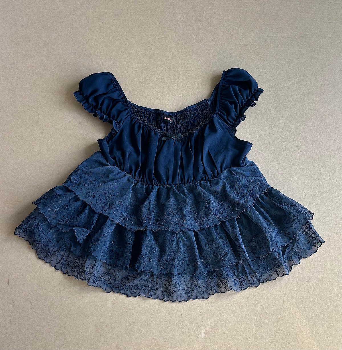 Top a canotta blu navy a balze, foto 2