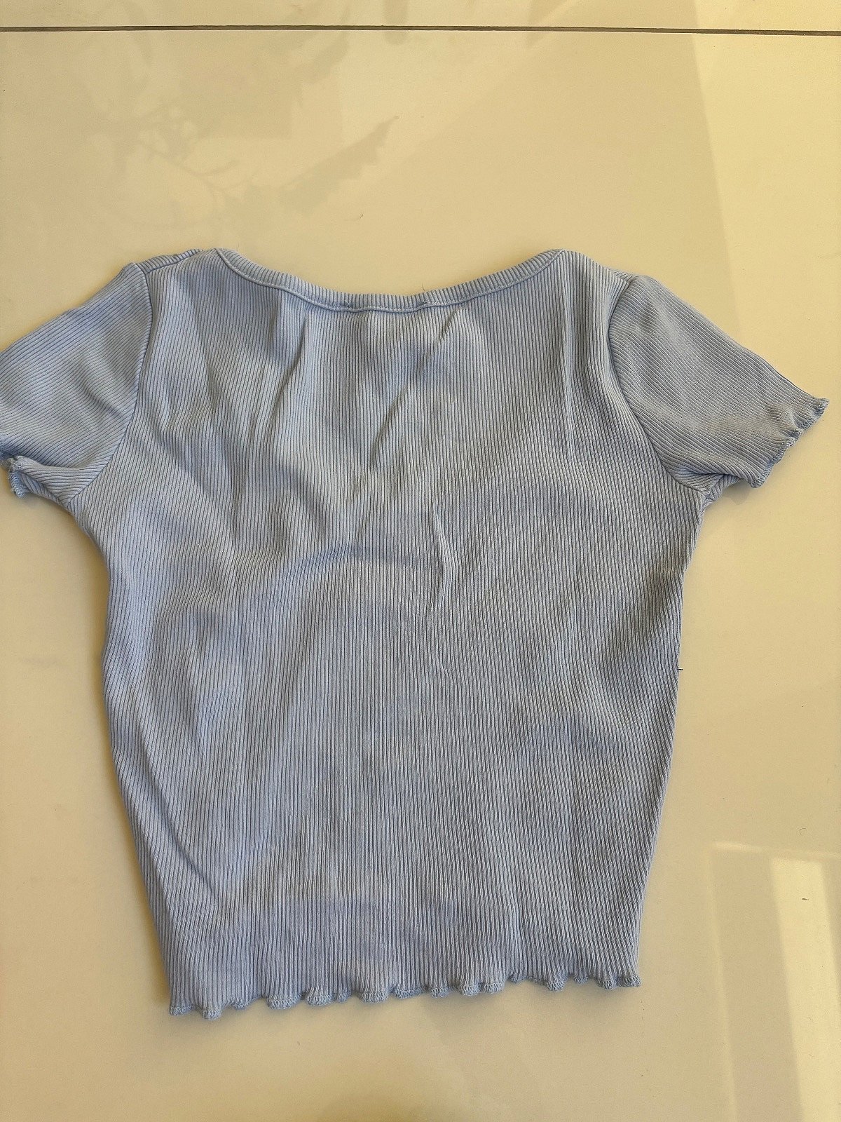 Ribbed V-Neck Crop Top, photo 2