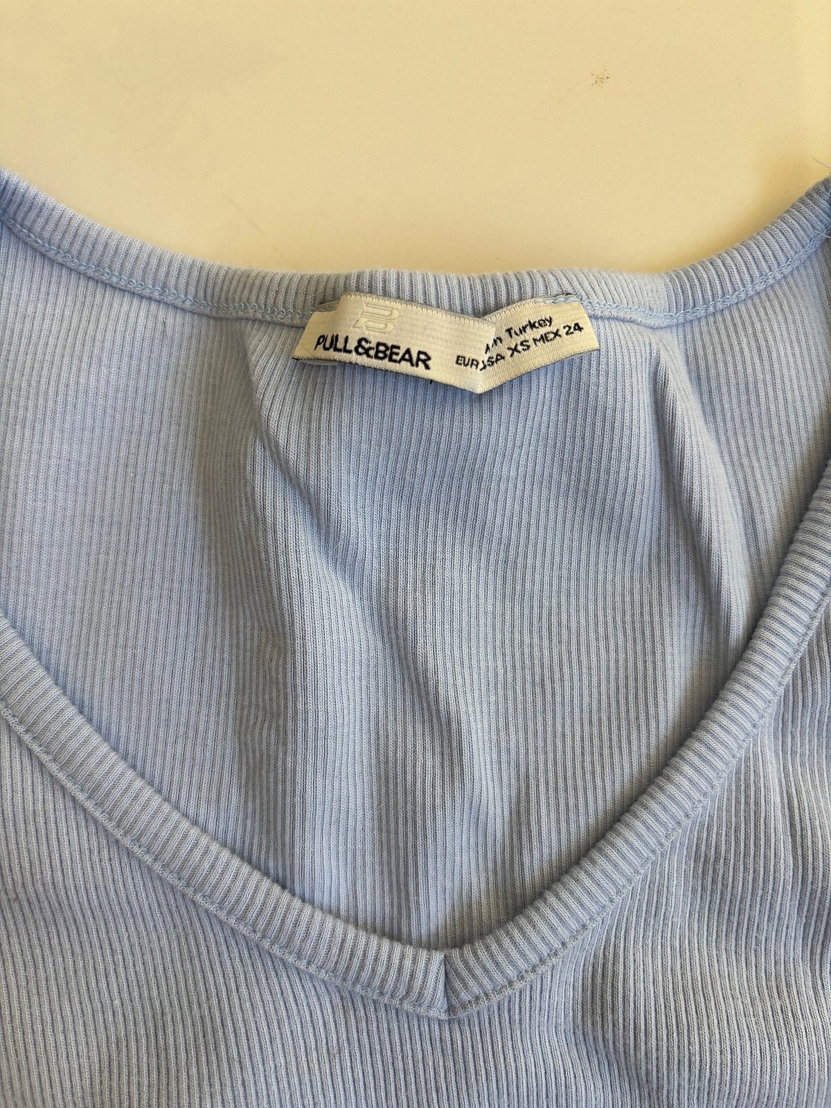 Ribbed V-Neck Crop Top, photo 3