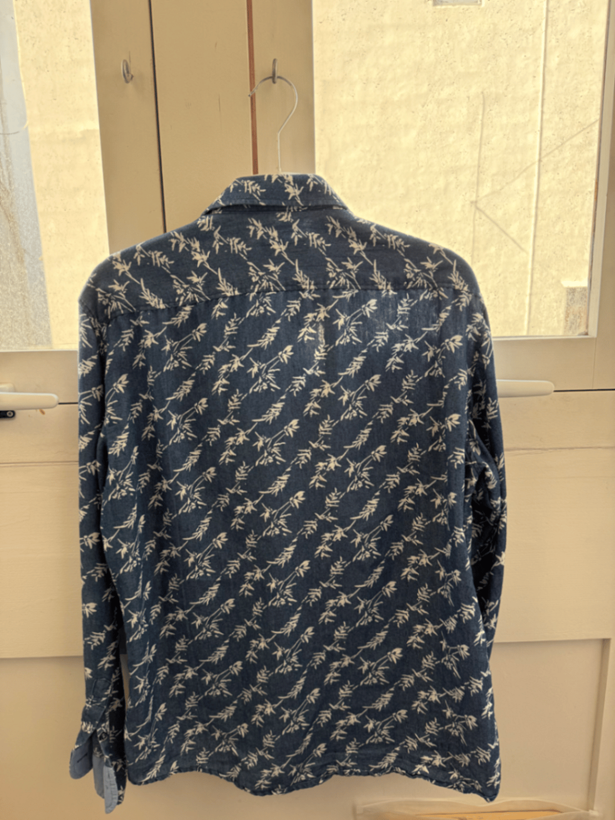 Camisa azul de manga larga estampada, foto 4