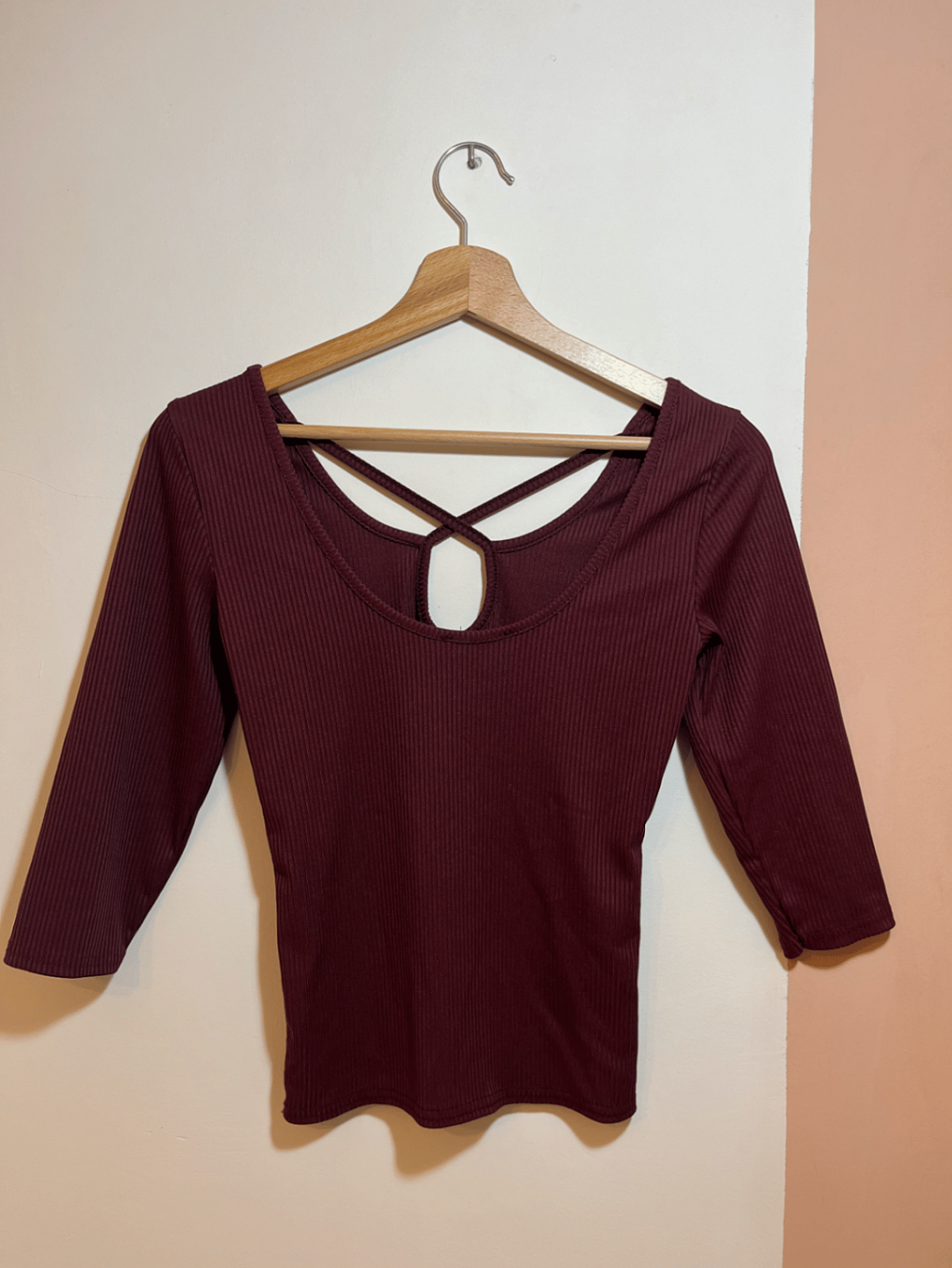 Ribbed Keyhole Cropped Top - photo 2