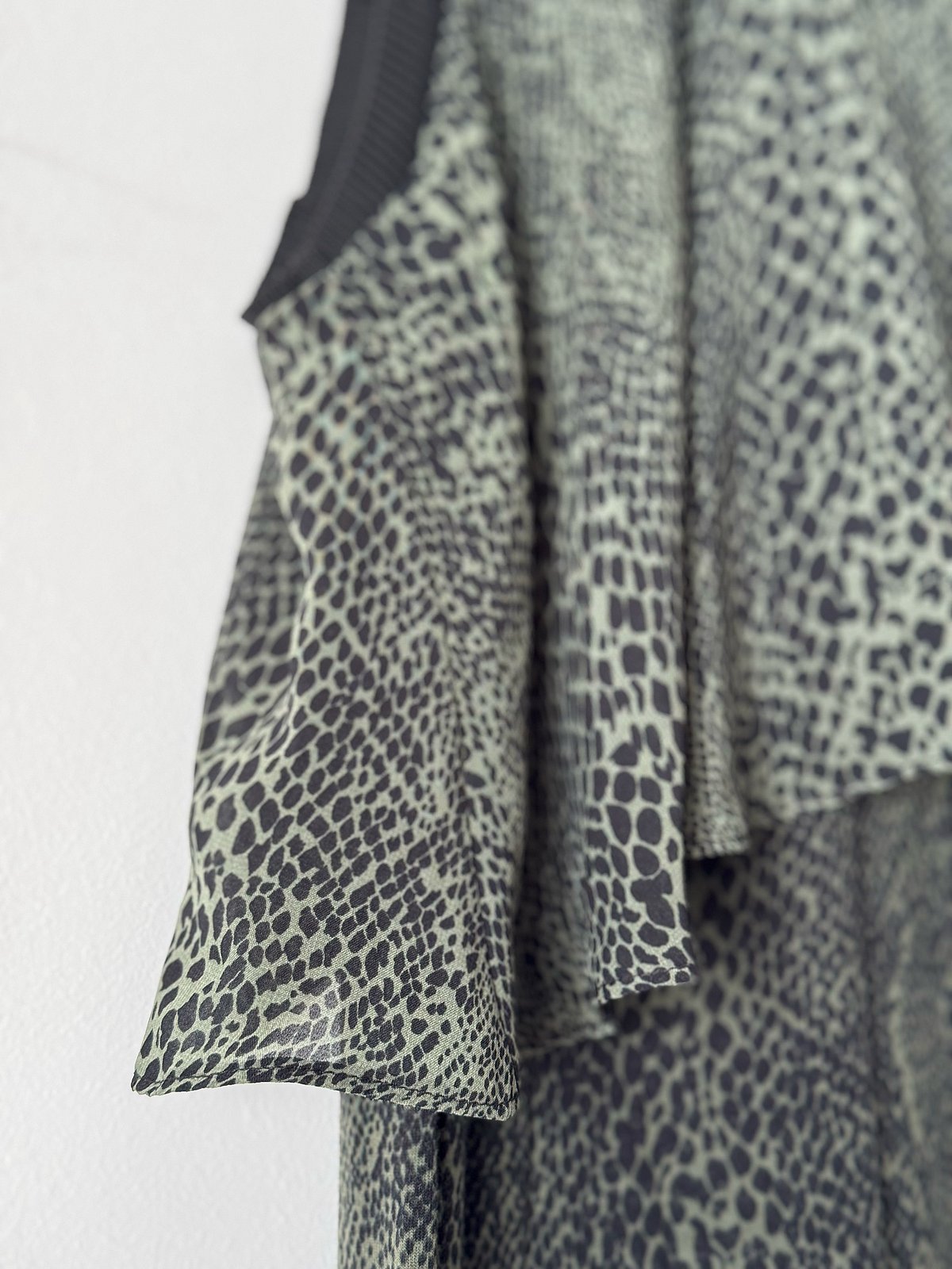Snakeskin Print Ruffle Dress, photo 4