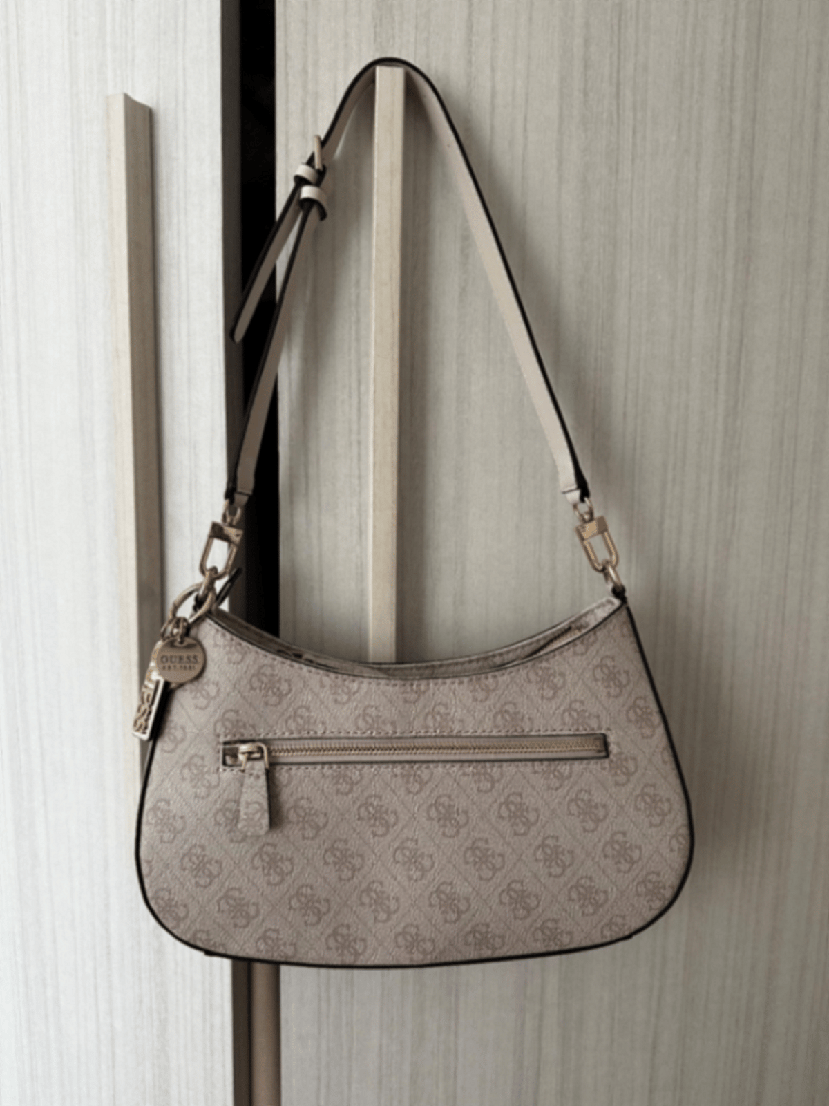 Guess hand bag, photo 4