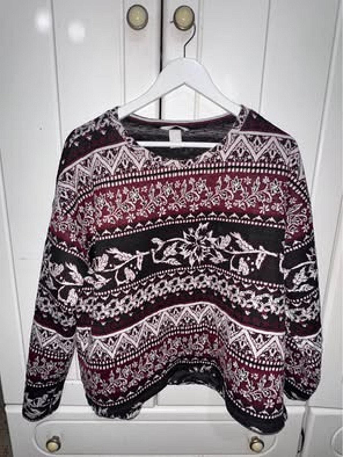 Maglione a maniche lunghe H&M con motivo floreale in stile boho color bordeaux, foto 2