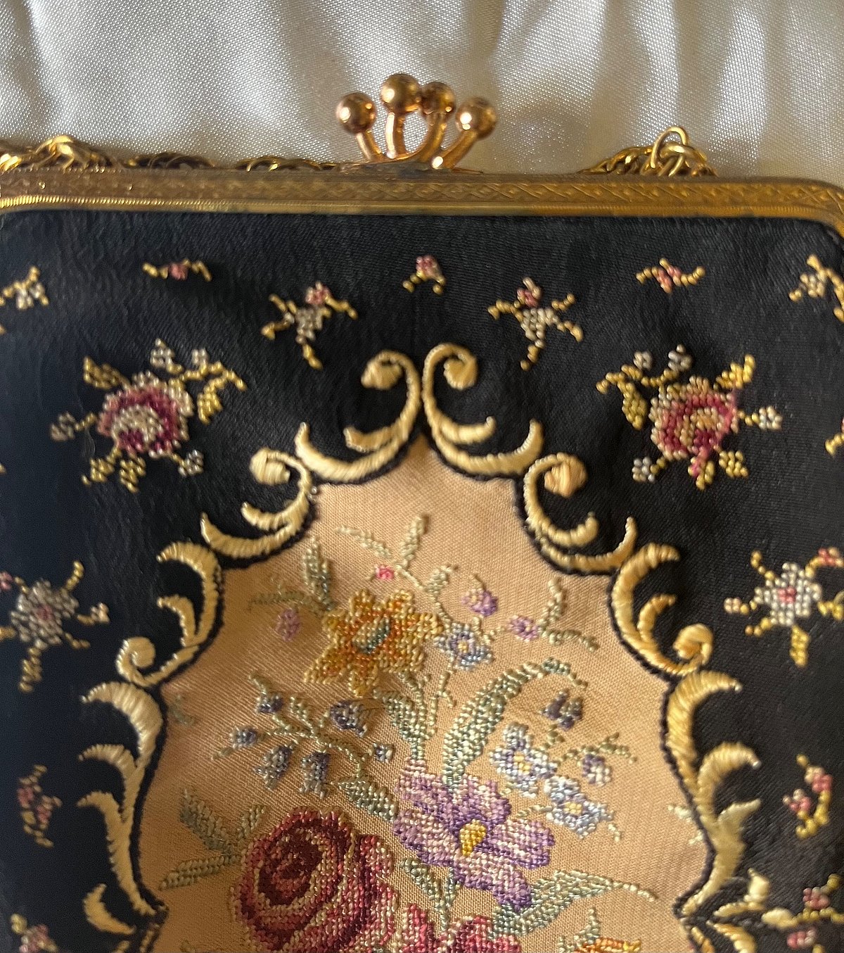 Vintage Floral Embroidered Clutch Bag, photo 3