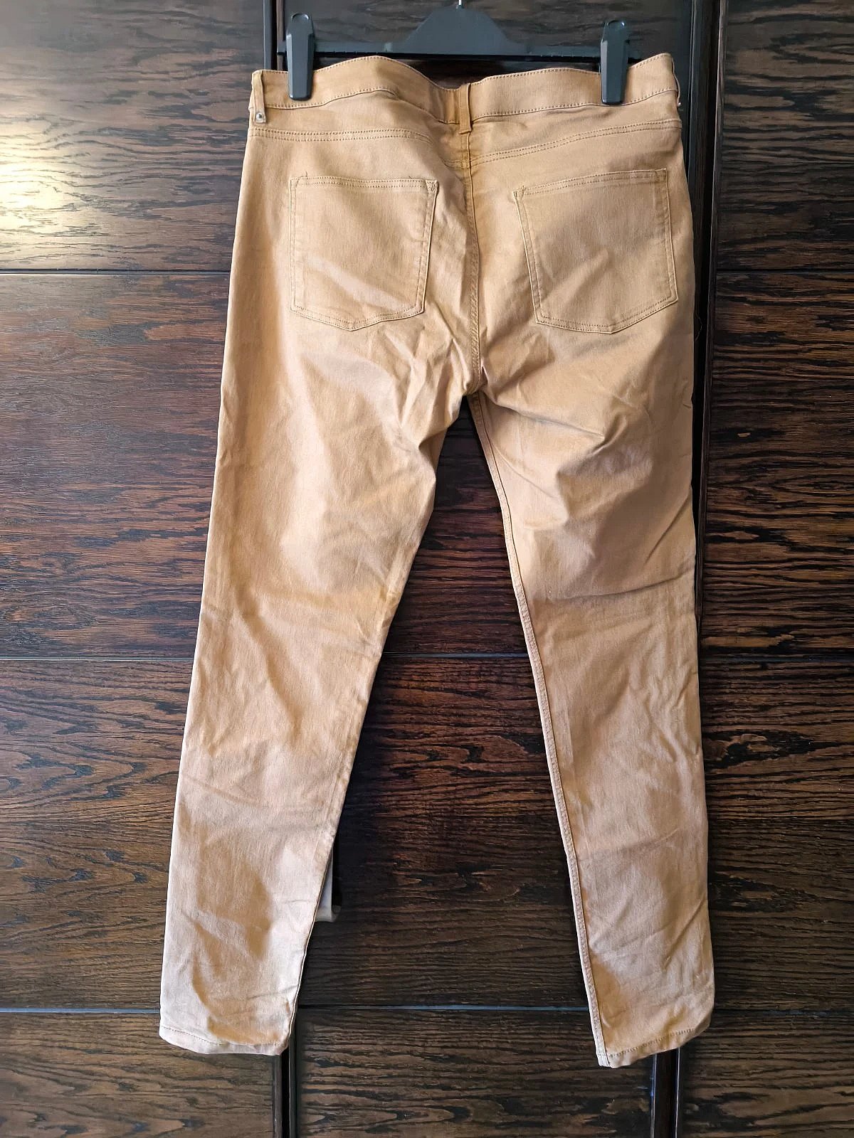 Pantalones ajustados de color beige de H&M, foto 3