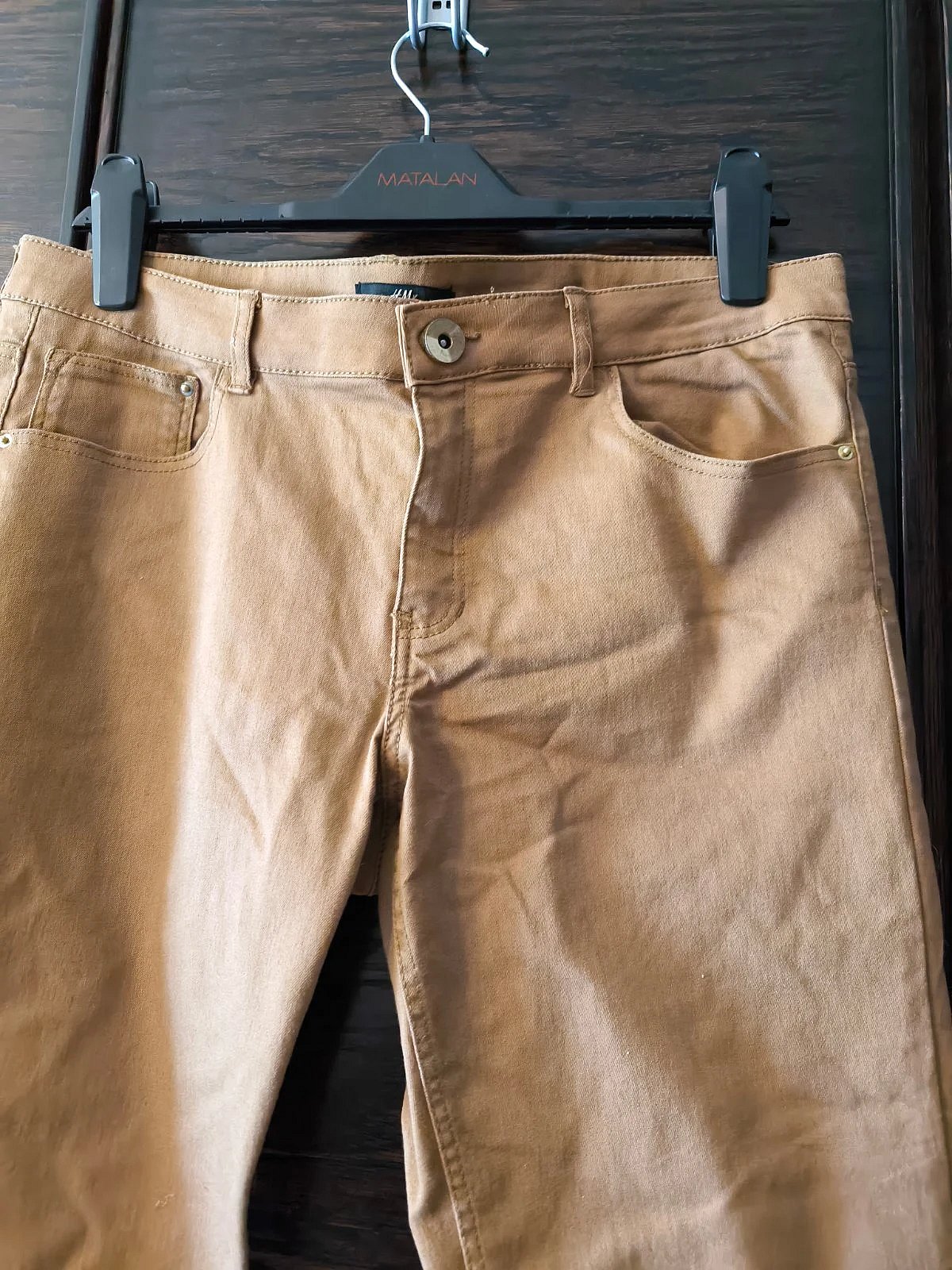 Pantalones ajustados de color beige de H&M, foto 2