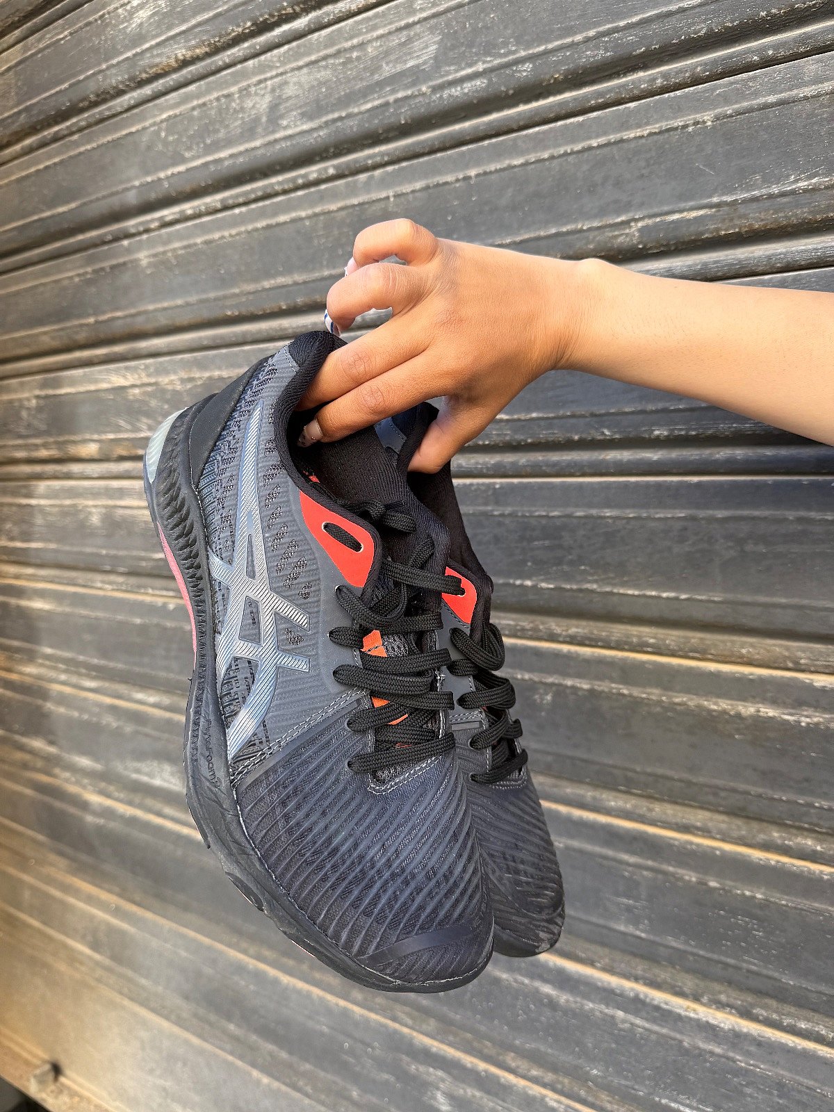 ASICS Netball Black & Coral Trainers, photo 3