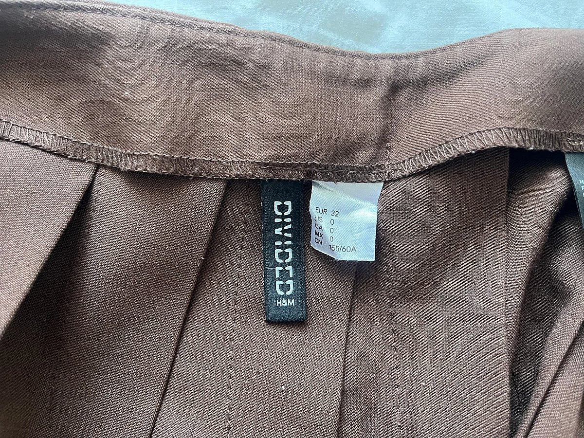 Brown pleated mini skirt - photo 3
