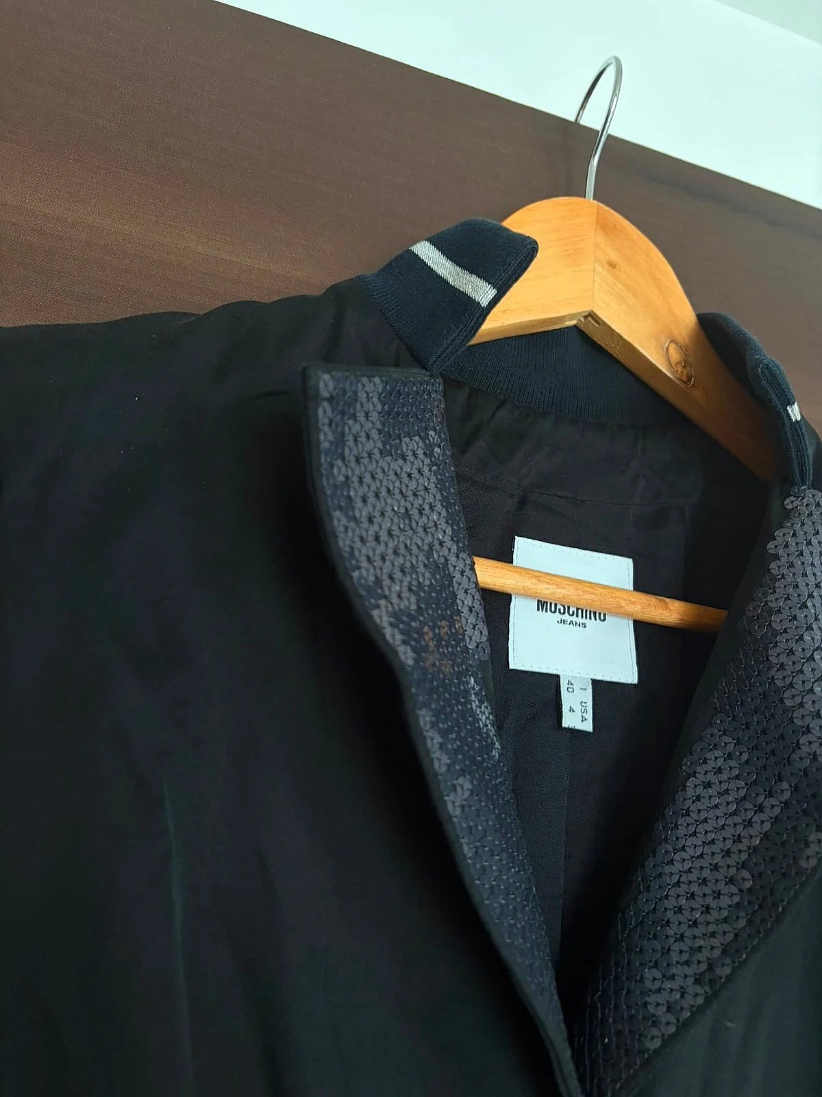 Blazer com lantejoulas da Moschino Jeans, fotografia 6