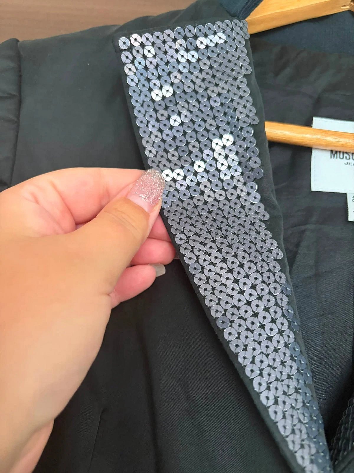 Blazer com lantejoulas da Moschino Jeans, fotografia 5