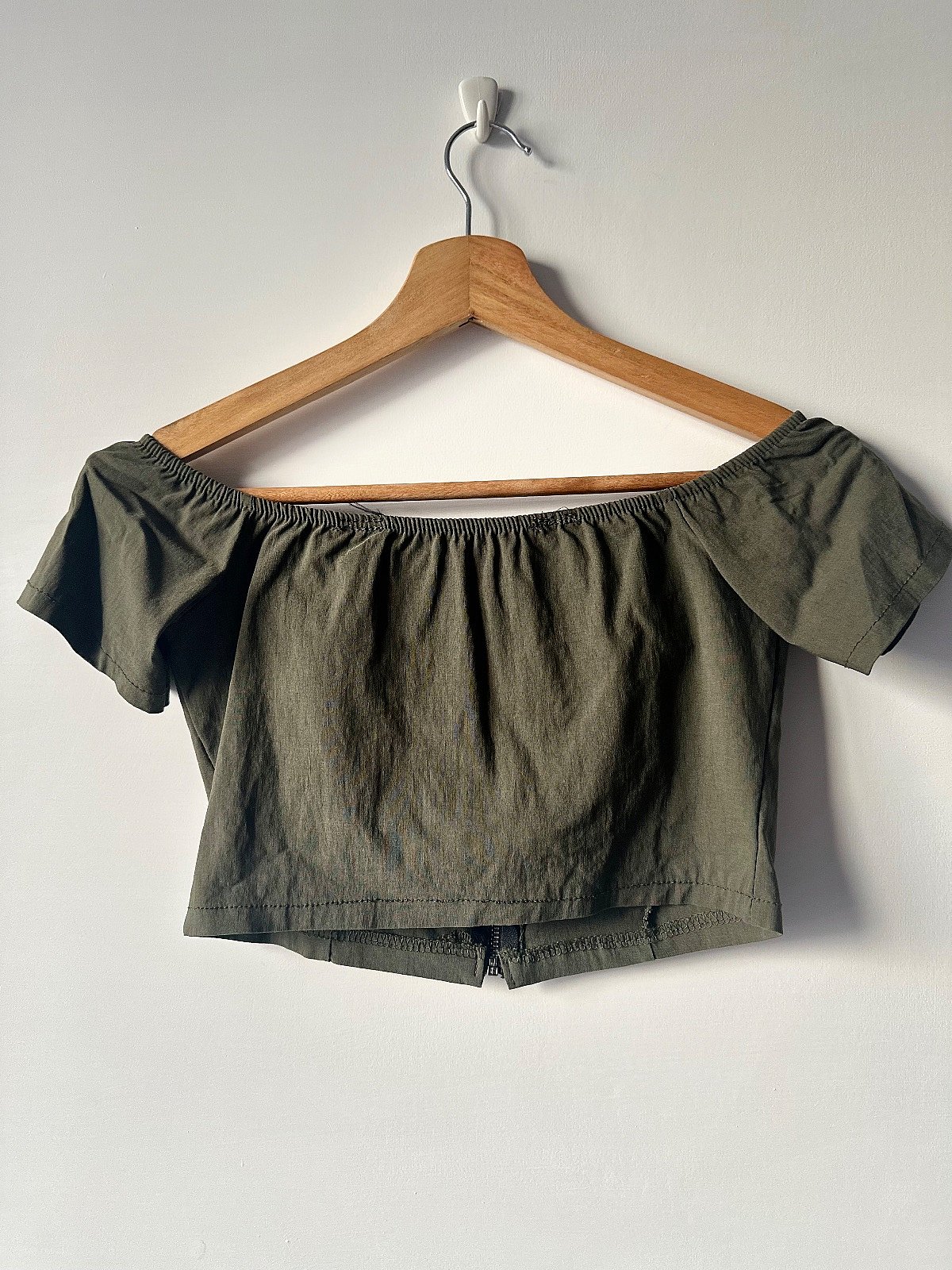 Off-shoulder zip crop top, photo 2