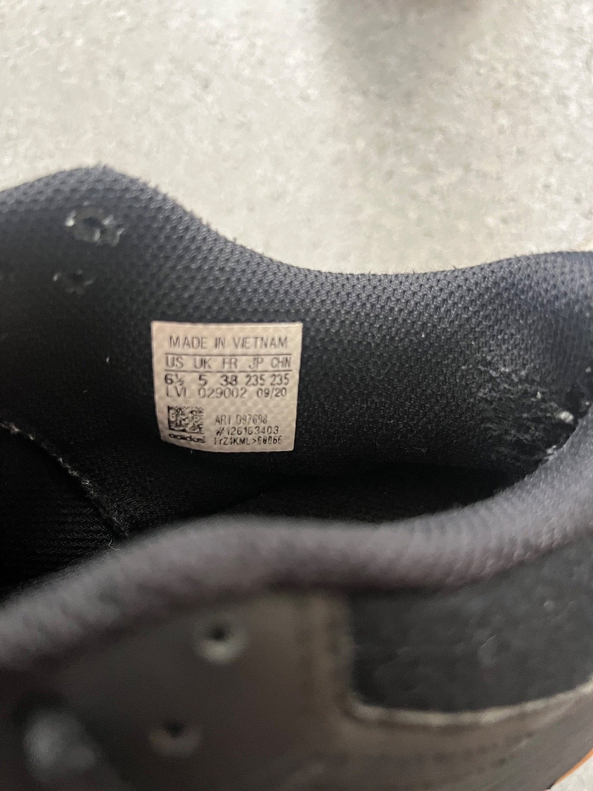 Adidas black indoor trainers, photo 4