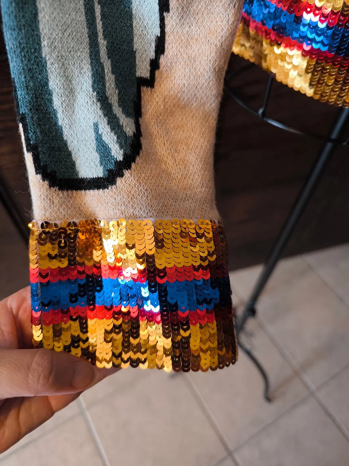 Jersey con estampado de loros adornado con lentejuelas, foto 3
