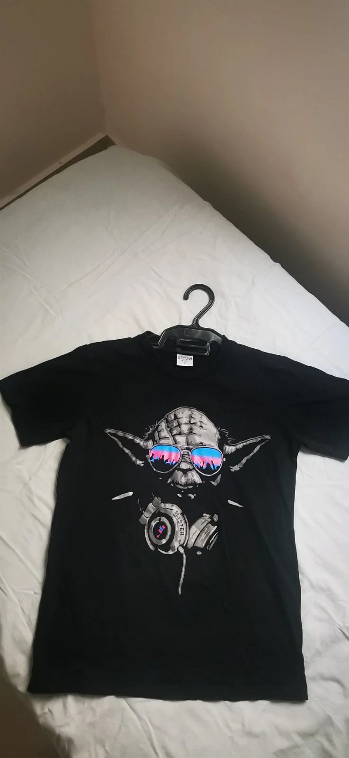 Black t-shirt with printed Yoda, 100% cotton, S men size - photo 2