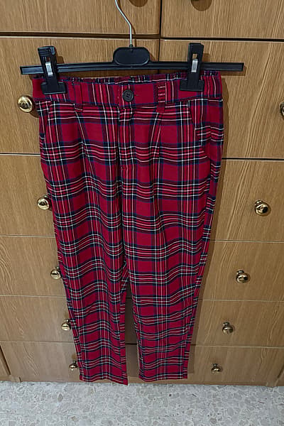 Red plaid tartan trousers — pre-loved on Thrifted.mt
