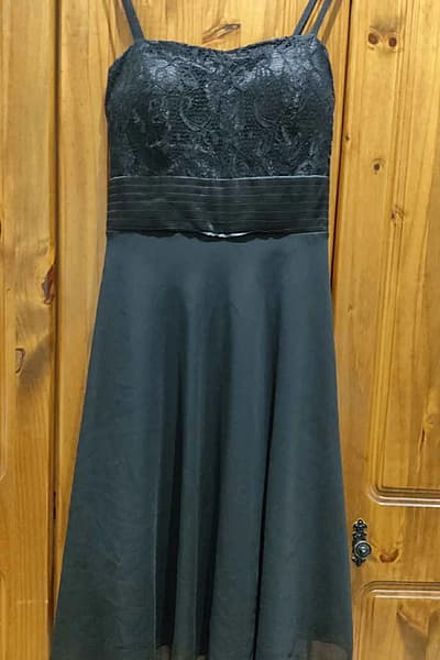 Black lace bustier dress — pre-loved on Thrifted.mt