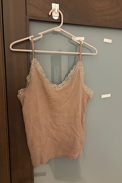 Ribbed cami top with lace by Primark — pre-loved on Thrifted.mt