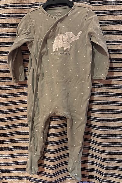 C&A baby star romper by C&A — pre-loved on Thrifted.mt