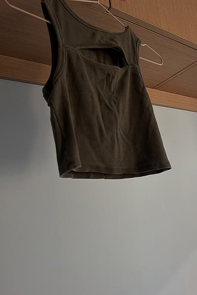 Olive Green Cut-Out Crop Top by Tally Weijl — pre-loved on Thrifted.mt