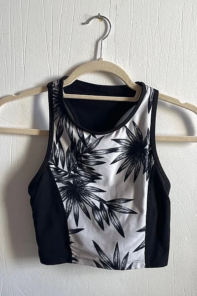Betsey Johnson Performance Sports Top by Betsey Johnson — pre-loved on Thrifted.mt